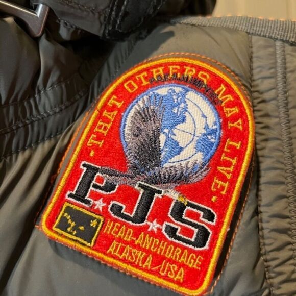 Parajumpers Rare Italian Import Down Vest Hooded Zip Patches Women's Size Small - Picture 2 of 16